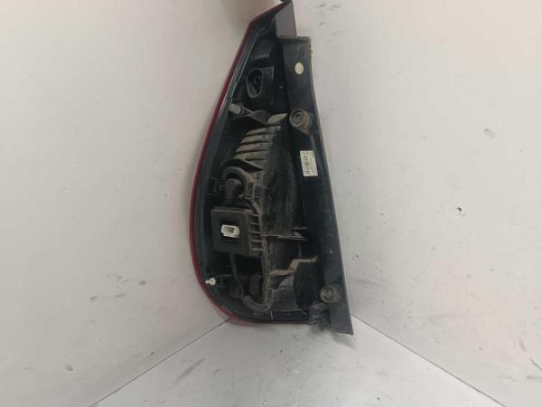 FEU ARRIERE DROIT RENAULT - Vue 2